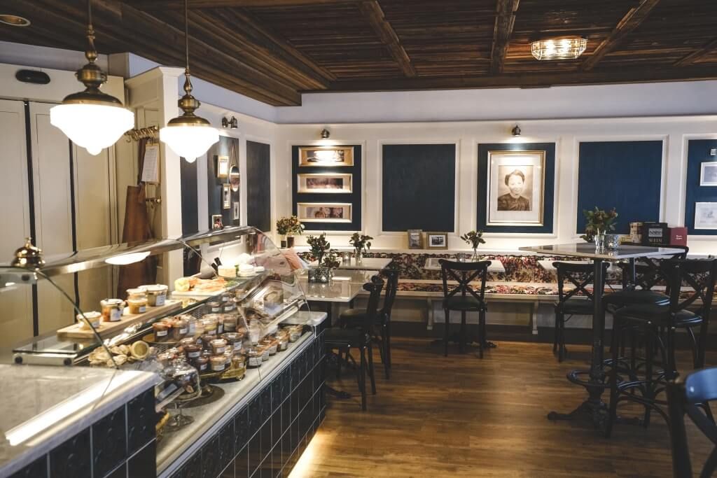 Marie's Deli