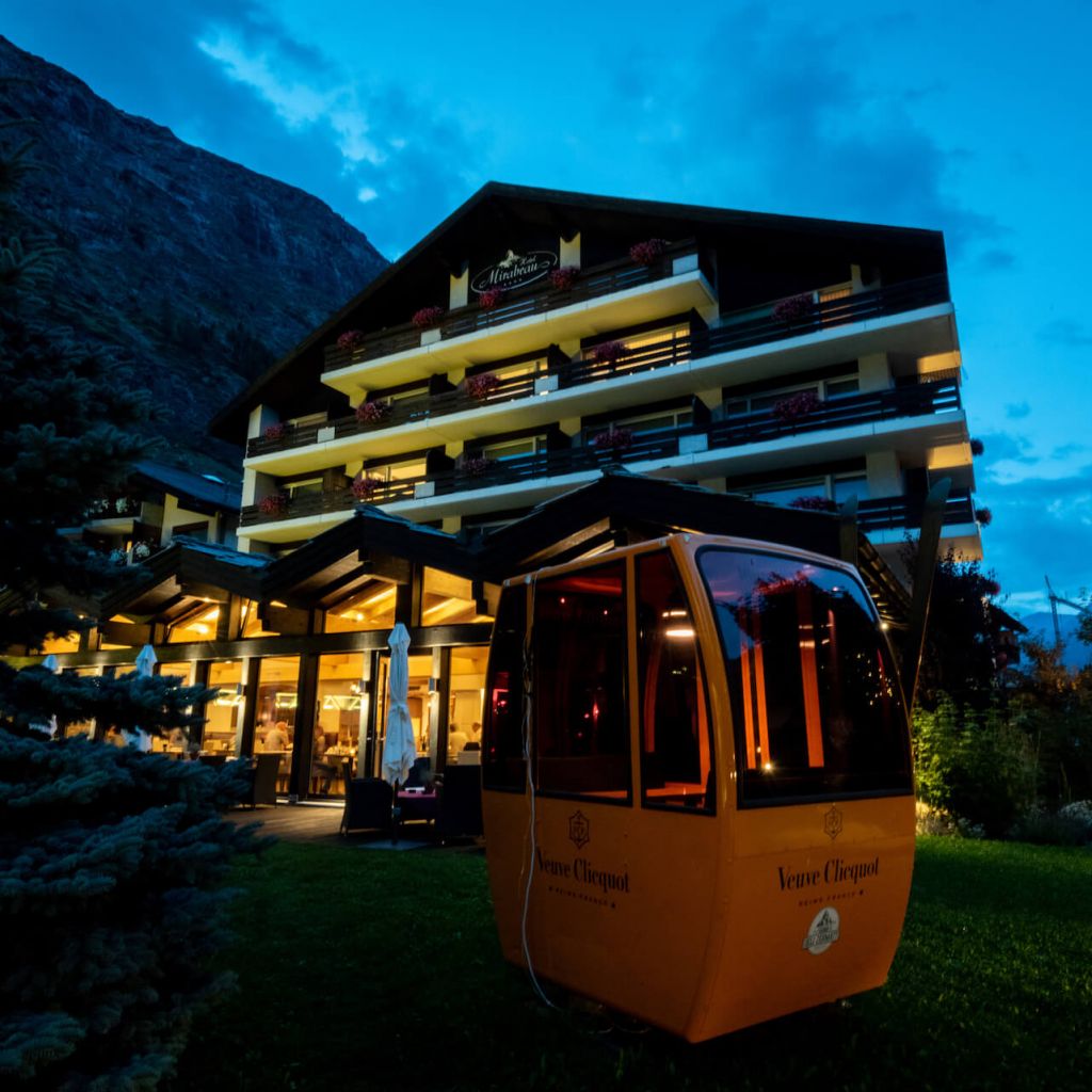 Hotel und Annehmlichkeiten